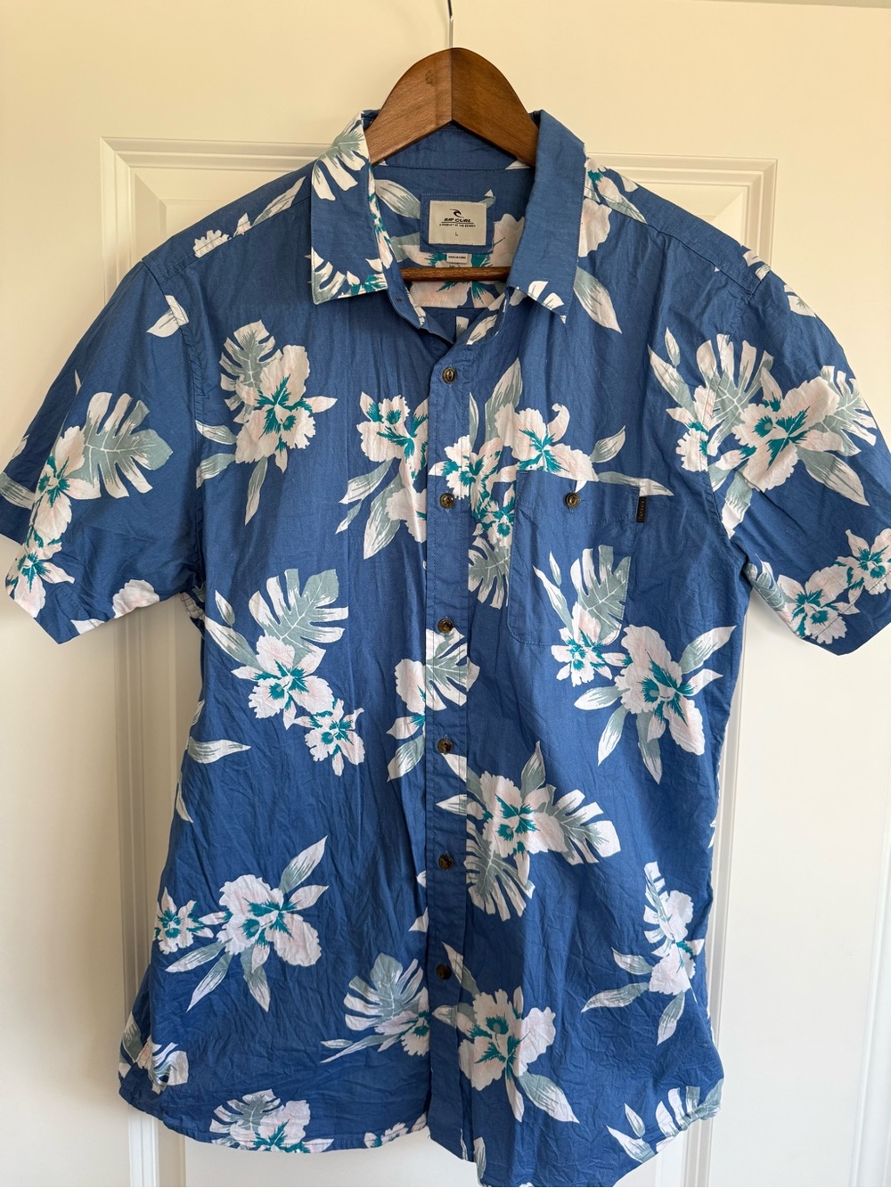 Rip Curl Blue Floral Short-Sleeve Button-Up Shirt